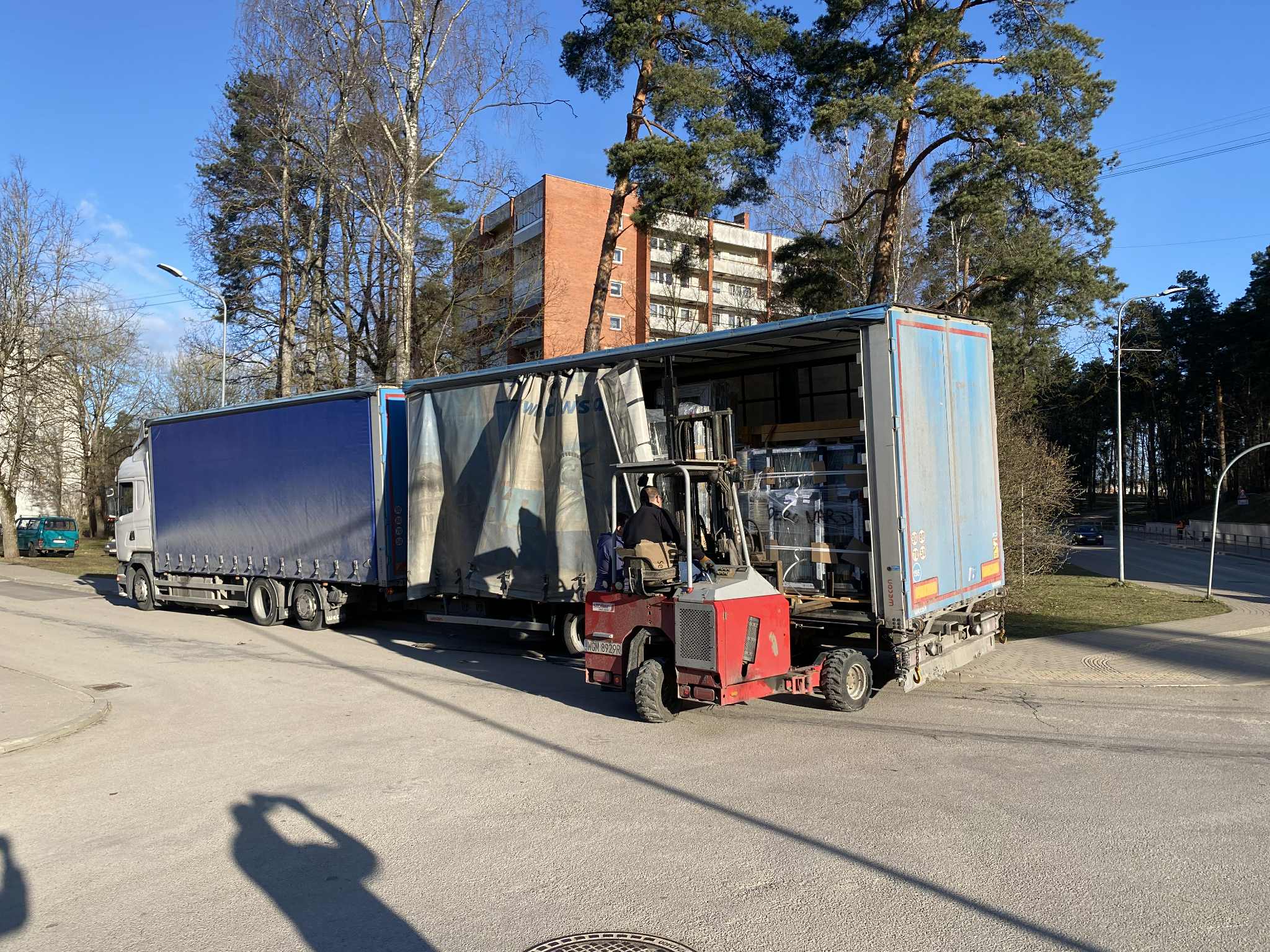 Sporta centra logu maiņa - DERONA RD