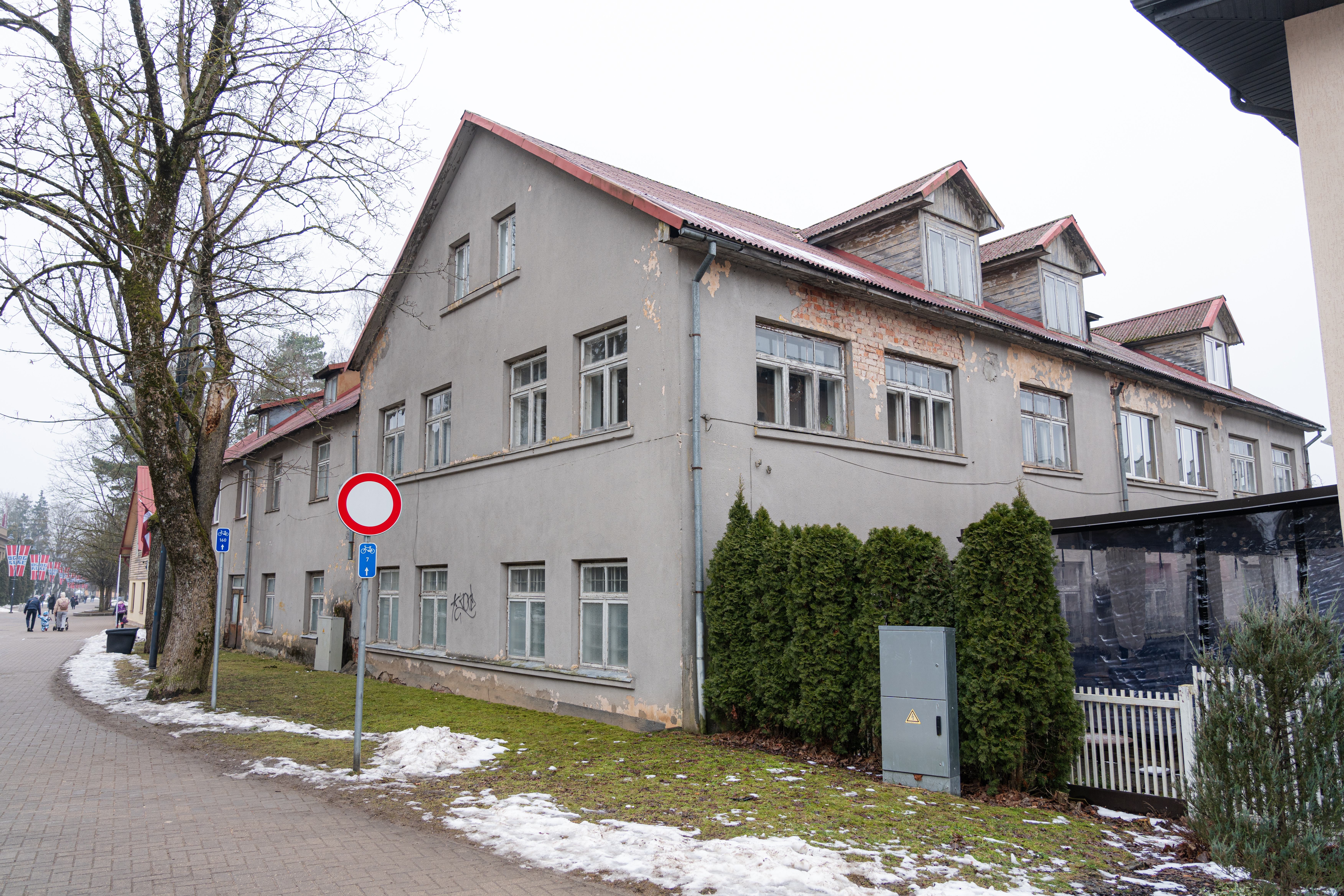 Sporta centra logu maiņa - DERONA RD