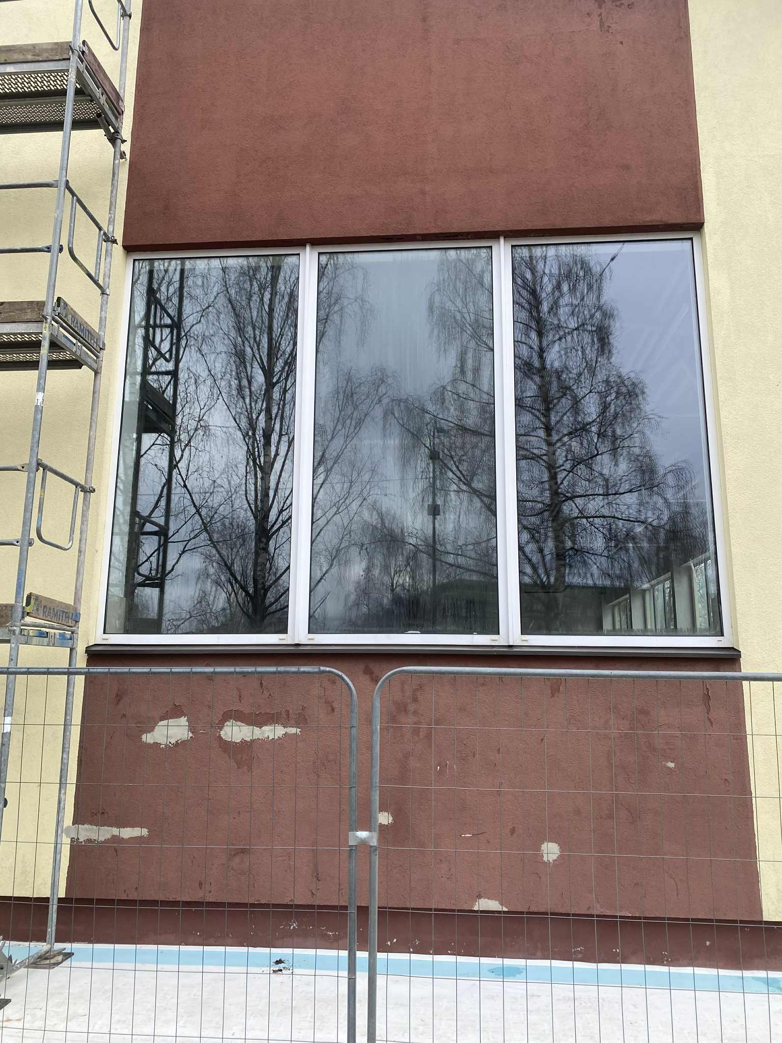 Sporta centra logu maiņa - DERONA RD